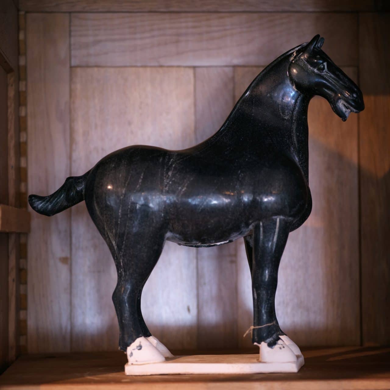 Skulptur "Tang Horse" Svart - Bild 5
